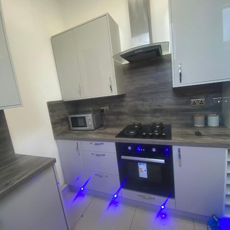 Ferienwohnung Penthouse Apt8 Wolverhampton Exterior foto
