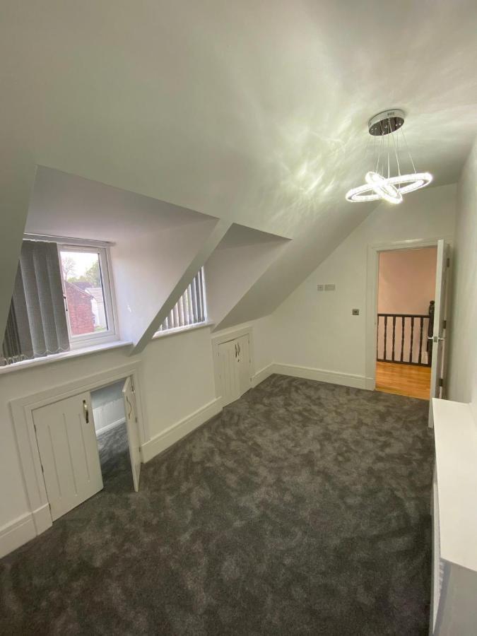 Ferienwohnung Penthouse Apt8 Wolverhampton Exterior foto