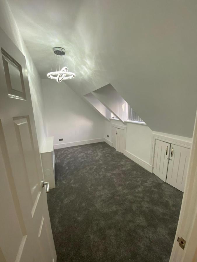 Ferienwohnung Penthouse Apt8 Wolverhampton Exterior foto