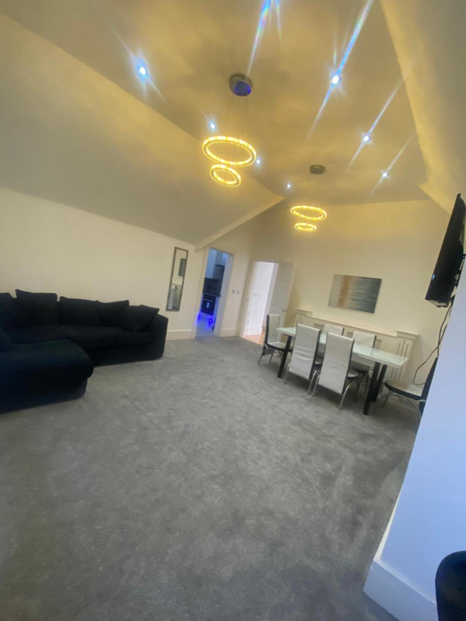 Ferienwohnung Penthouse Apt8 Wolverhampton Exterior foto